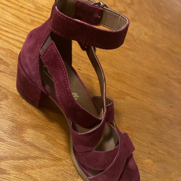 Burgundy chunky heels - Picture 2 of 2